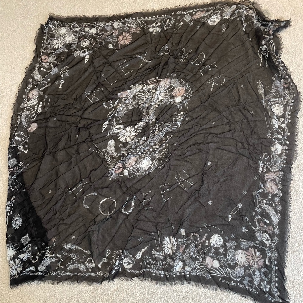 Alexander McQueen Skull scarf